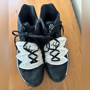 Nike Size 12 Kyrie 5 Basketball Shoes- Black and White